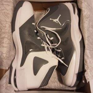 Jordan Play In These II